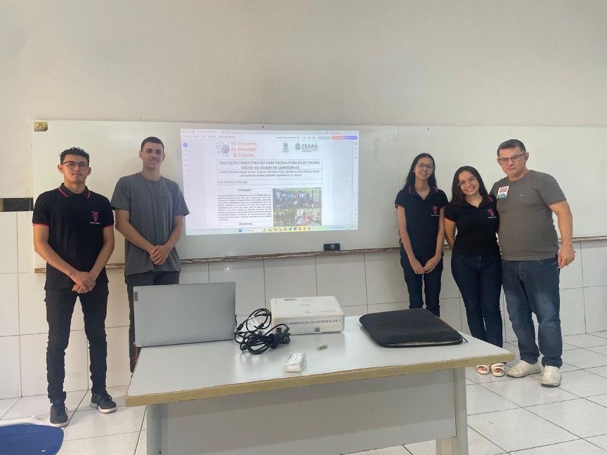 Orientação e Apresentação de Trabalho Científico no XV Encontro de Extensão e Cultura