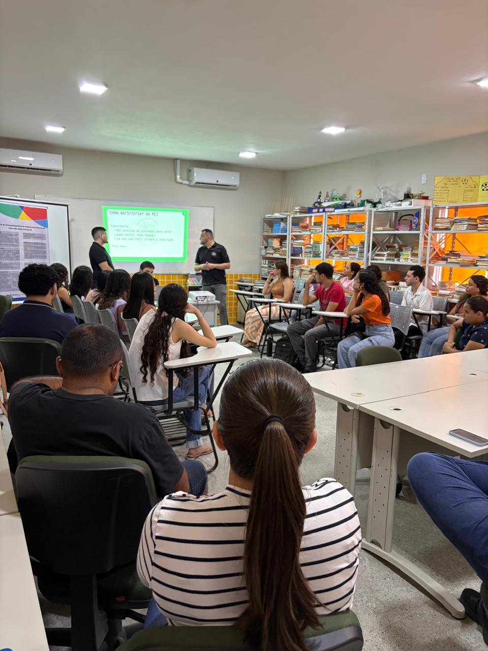 Oficina 2: Empreendedorismo e midias digitais (FECISC - Canindé) 13/05/26