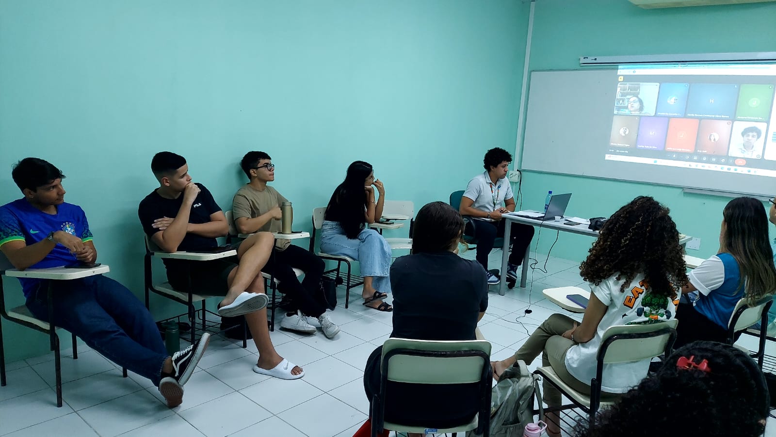 Reunião geral com os integrantes
