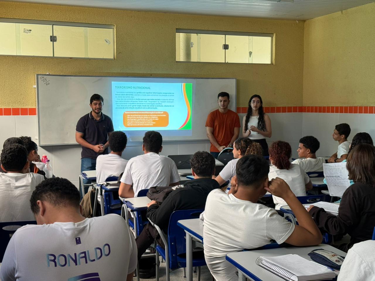 Ação Saúde na Escola: Promoção do bem-estar na Escola Dona Maria Amélia Bezerra, em Juazeiro do Norte.