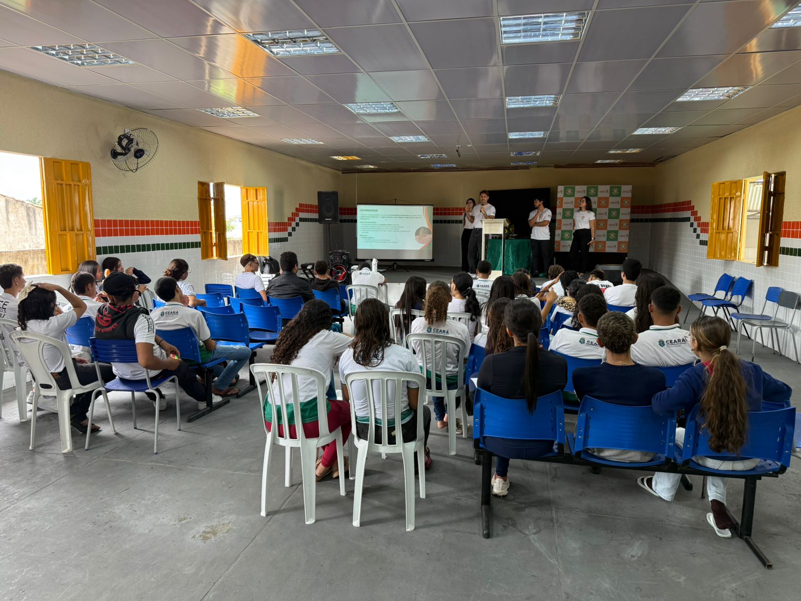 Ação do Programa Saúde na Escola: Prevenção de doenças infectocontagiosas por meio de teatro de fantoches e rodas de conversa, na EEM Plácido Aderaldo Castelo, no município de Caririaçu
