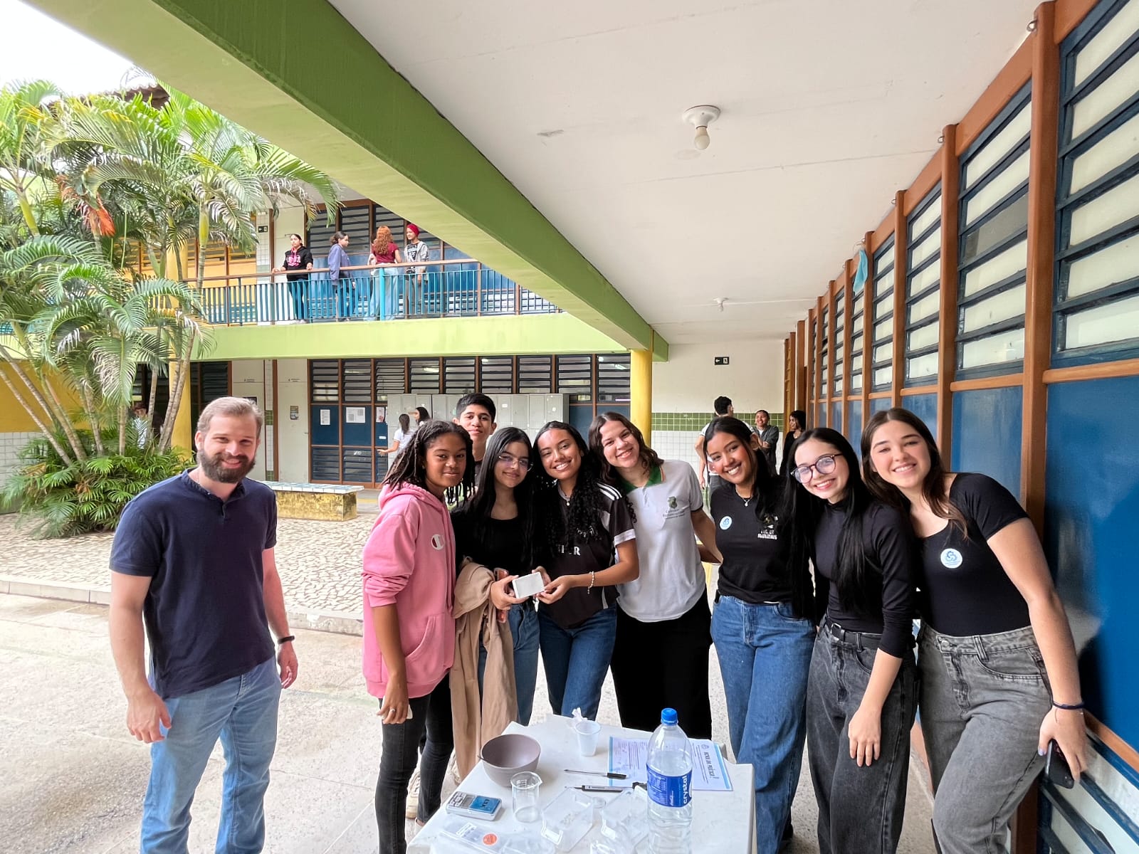Ação do projeto Embaixadores das Engenharias na Escola Aderson Borges de Carvalho.